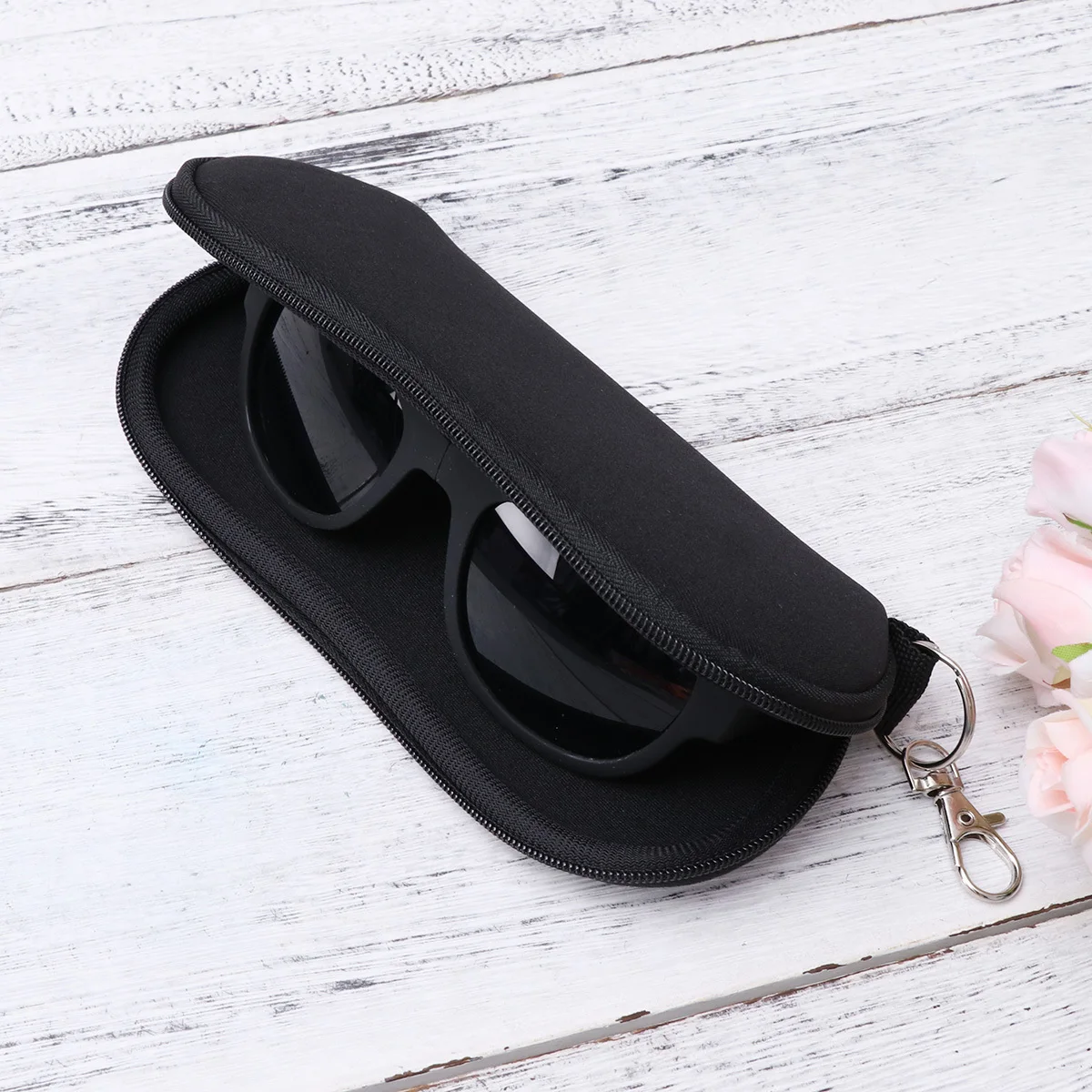 

Neoprene Black Glasses Case Portable Zipper Eyeglasses Case Sunglasses Box Lightweight Durable Convenient Sunglasses Box
