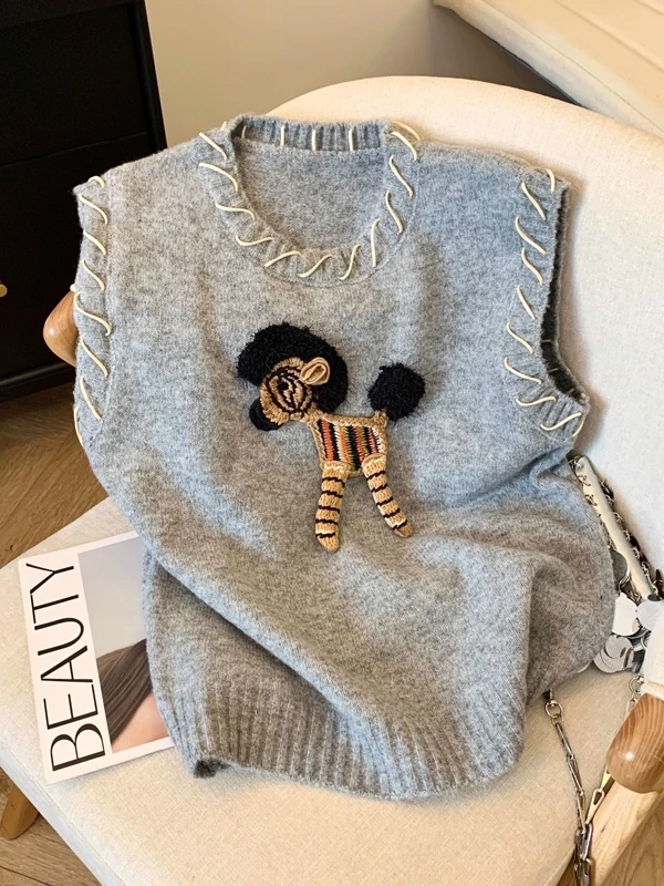 

Korean Style Sweet Embroidered Lion Head Knitted Vest Fashionable Spring Design Layering Top Anti-Aging Versatile