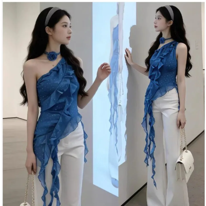 

A Blue Off-the-shoulder Polka Dot Chiffon Halter Top Pure and Elegant Demeanor Slimming and Form-fitting Irregular Ruffled Top