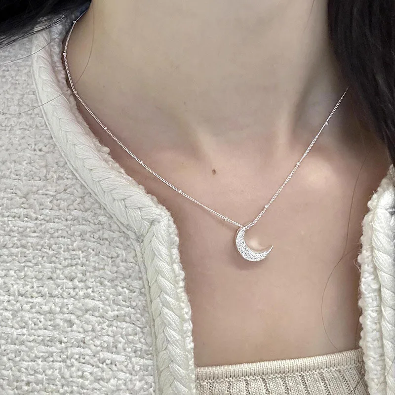 Charming Curved Crescent Moon Lava Fold Concave-convex Light Luxury Necklace for Women Fashion Jewelry Minimalist Accessories