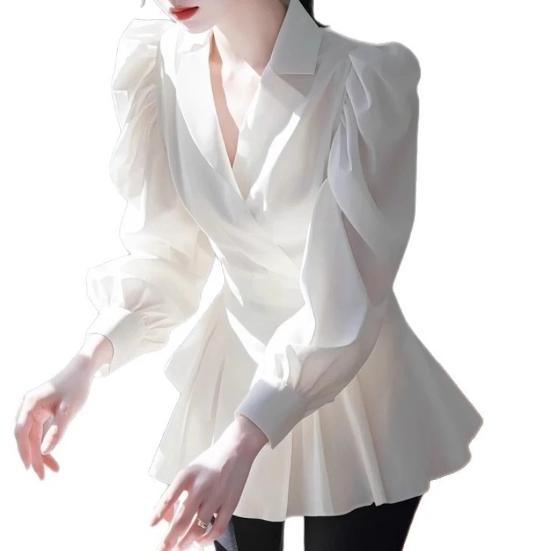 เสื้อเชิ้ตแฟชั่นสีดำสุดหรูสำหรับผู้หญิง ปี 2025 รุ่นใหม่ สไตล์ดารา ช่วงเอวเข้ารูป แขนยาว