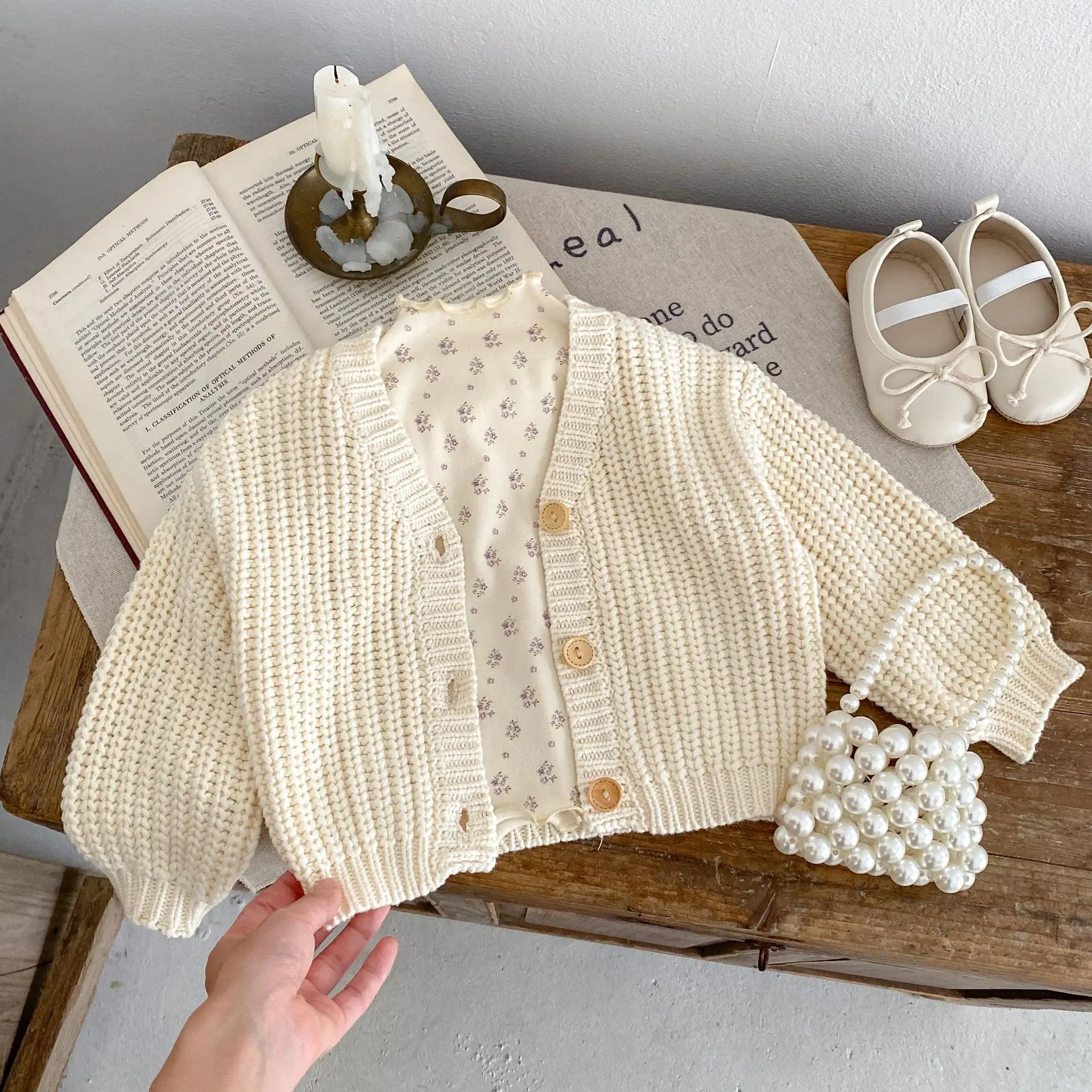 Autumn New Baby Clothing for Girls Fashion Wood Ear Edge Printing Versatile Long Sleeve High Neck Top