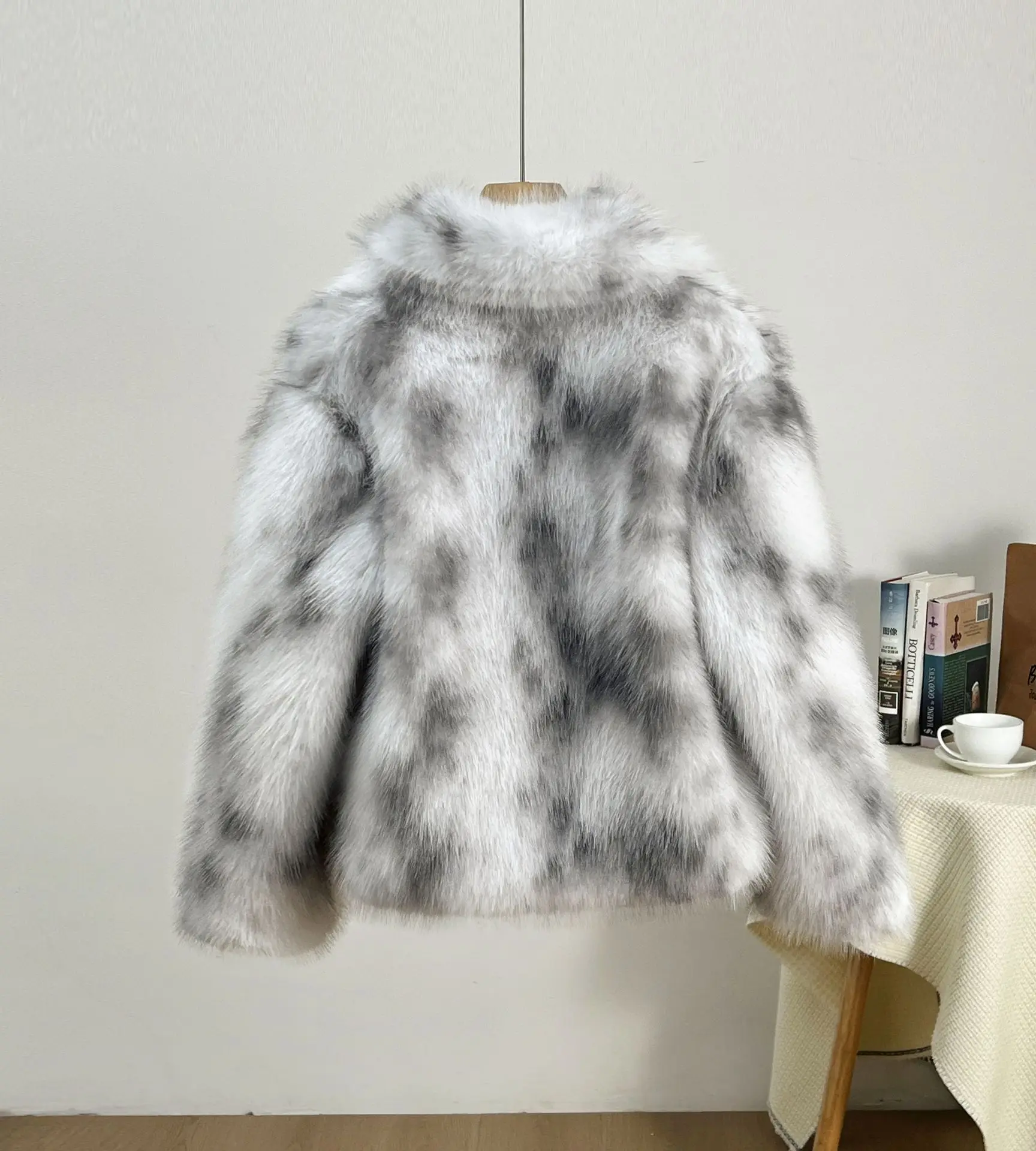 Faux Fur Coats Women Full Sleeve Short Coat Turn Down Collar Thick Warm Y2k Jackets Elegant Open Stitch Autumn Winter Jacket