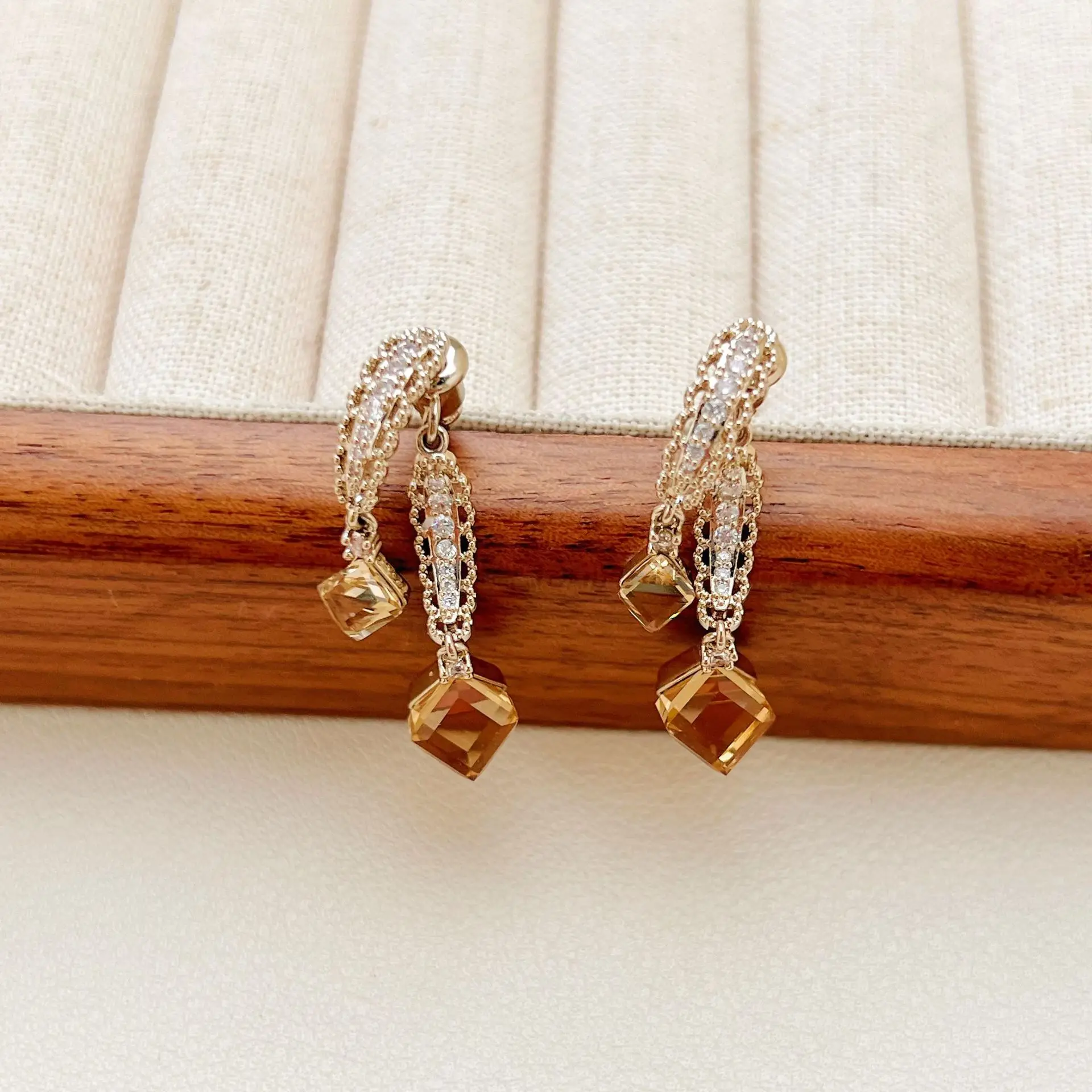 High-end Niche Design Crystal Pendant Stud Earrings, 2 Ways Wear Earrings, Light Luxury Korean Style Versatile Fashion Ear Jewel
