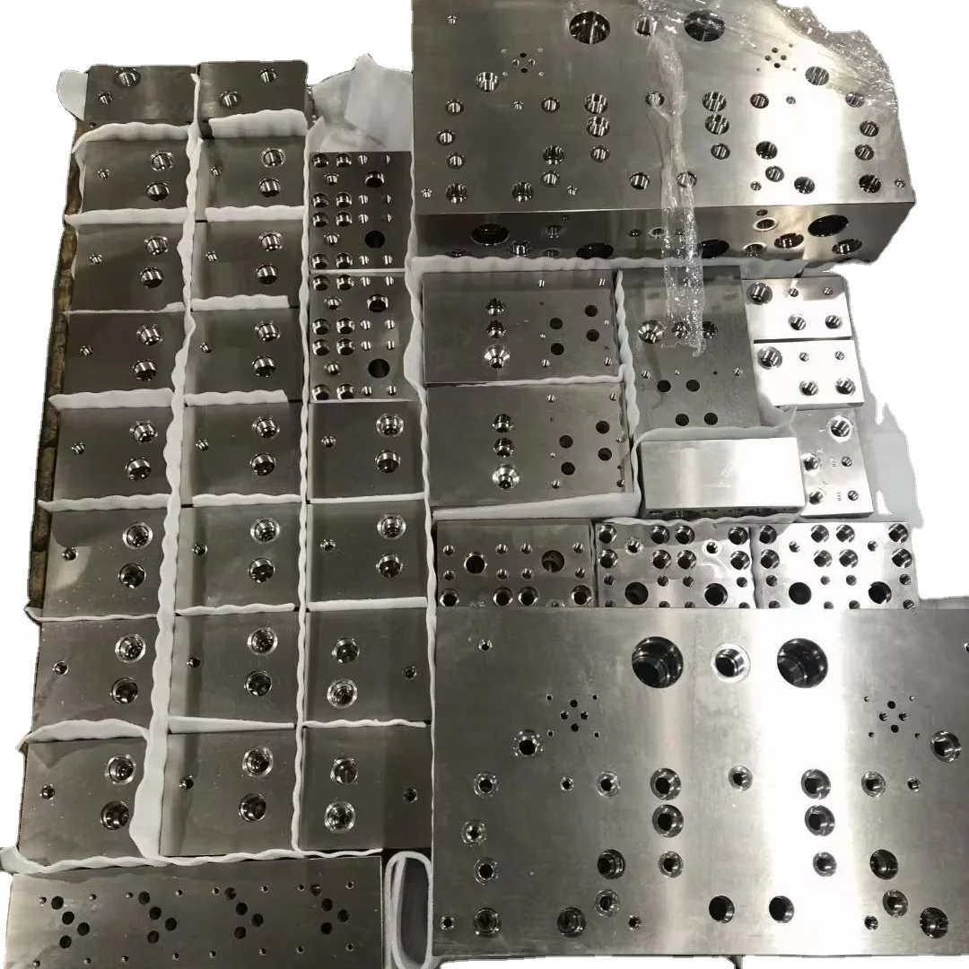 0000-1 Customised Block Manifild Farbication According to the Drawing Offered. Material STEEL. Made in China. Saiz Made