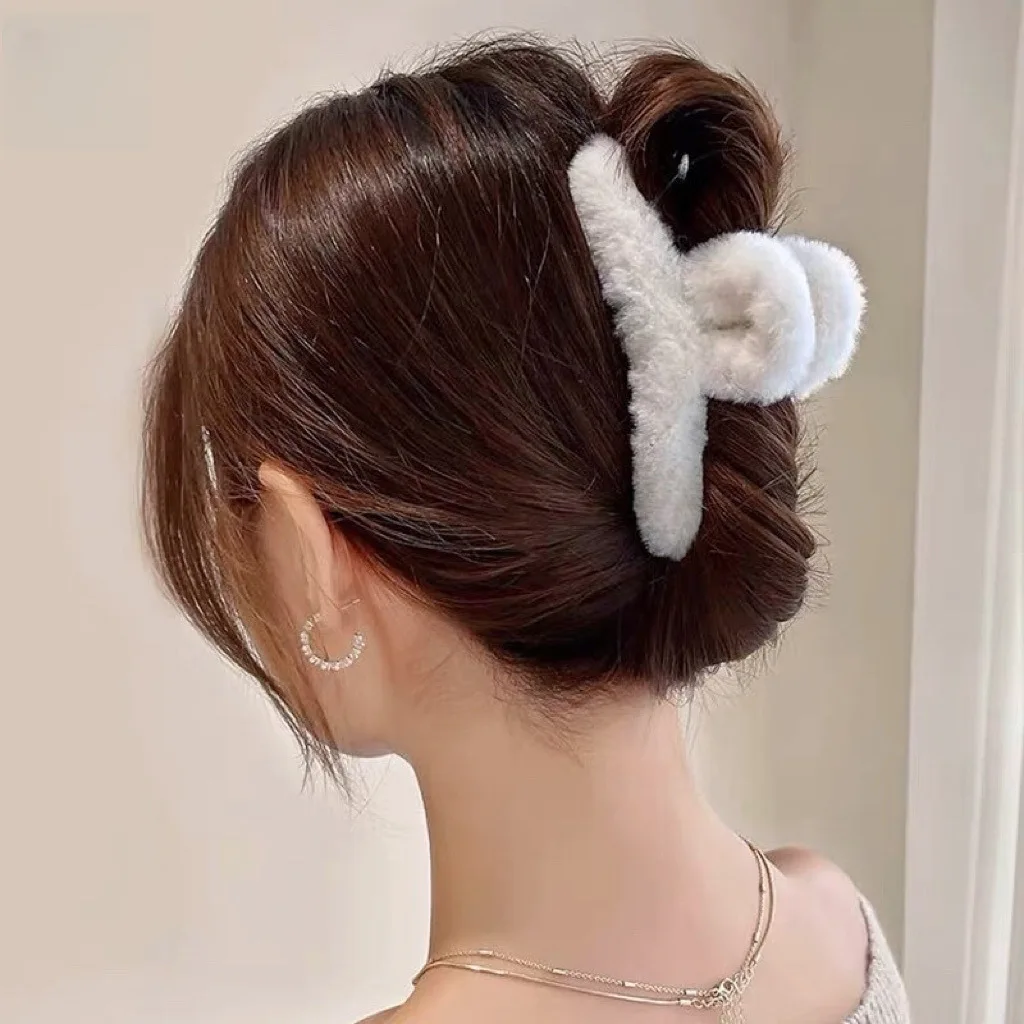 Real Mink Fur Barrettes Winter Fluffy Hair Claw Elegant Acrylic Hairpins Clip Crab Headwear for Women Girls Hair Accessories