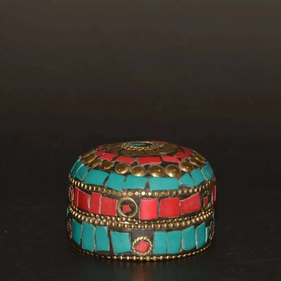 Collect Nepalese Inlaid Red And Green Pine Gemstone Powder Box Ornaments