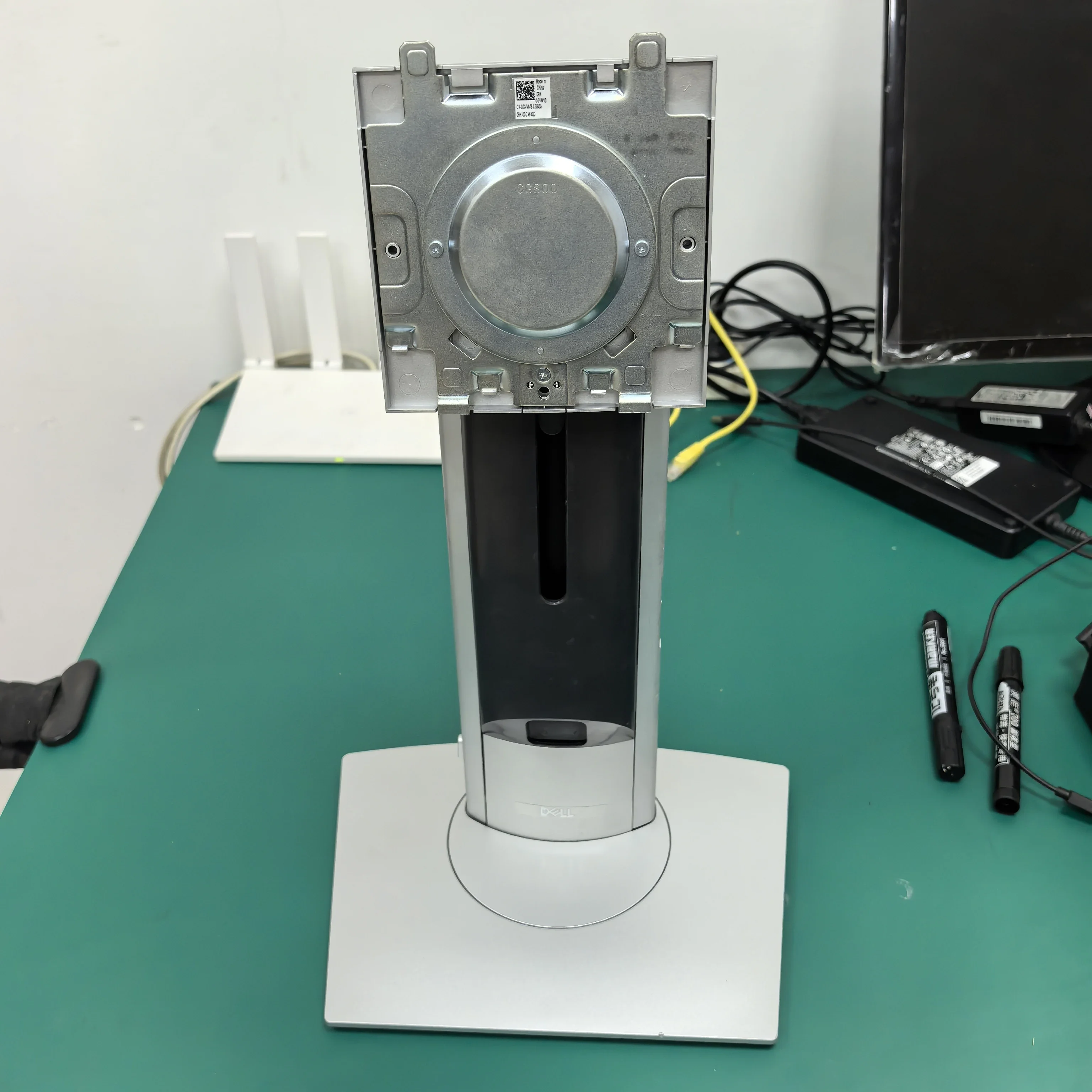 Lifting Monitor Bracket For 7070Ultra 7090Ultra, 19-27 Inch
