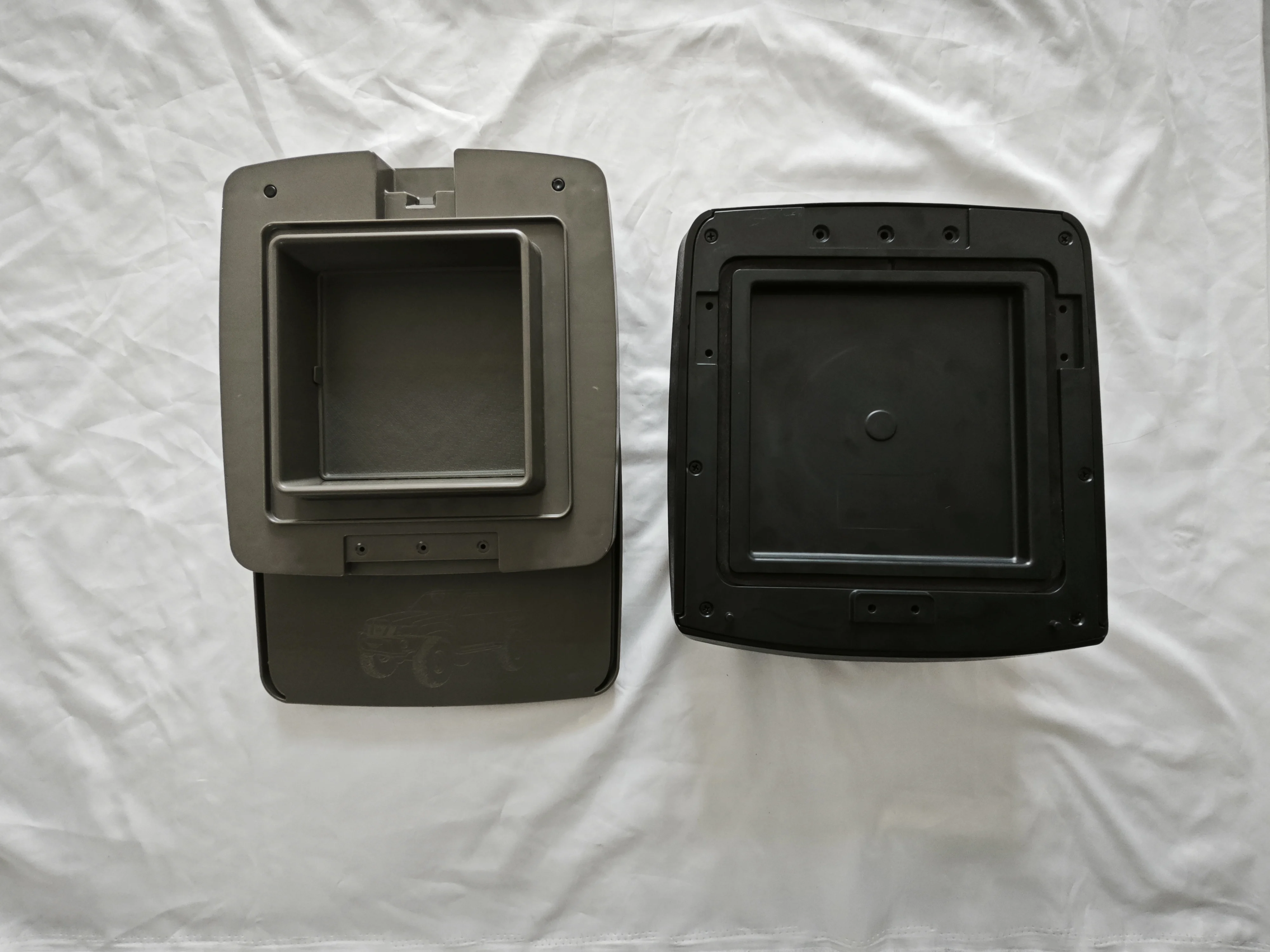 Hot Selling ABS Material Y61 Raised Armrest Non-destructive Installation Storage Box Black / Blue Two Colors Optional