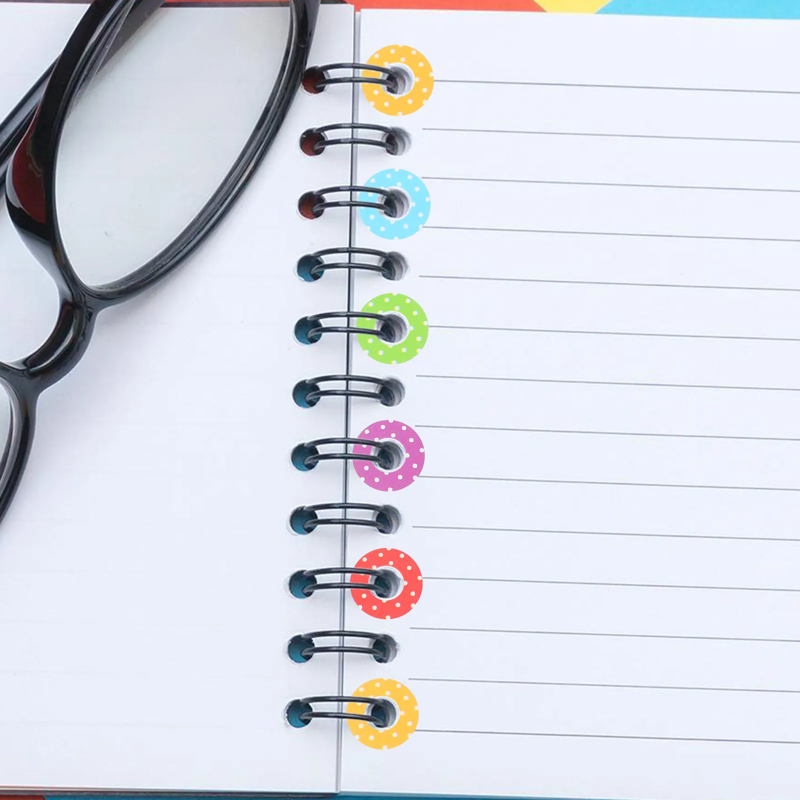 

6 листов самоклеящихся наклеек для усиления отверстий в бумаге, круглые наклейки для перфорации для папок-скоросшивателей, таблиц поведения, блокнотов