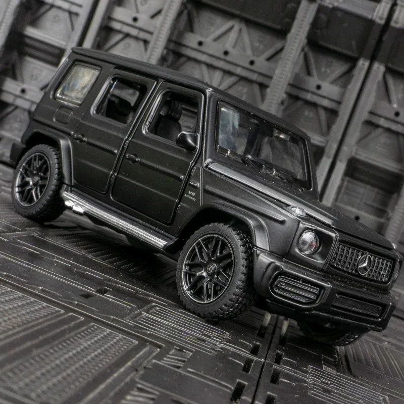 1:32 Benzs G63 G65 SUV Alloy Car Model Diecast Metal Off-road Vehicles Car Model Simulation Sound and Light Collection kids Gift