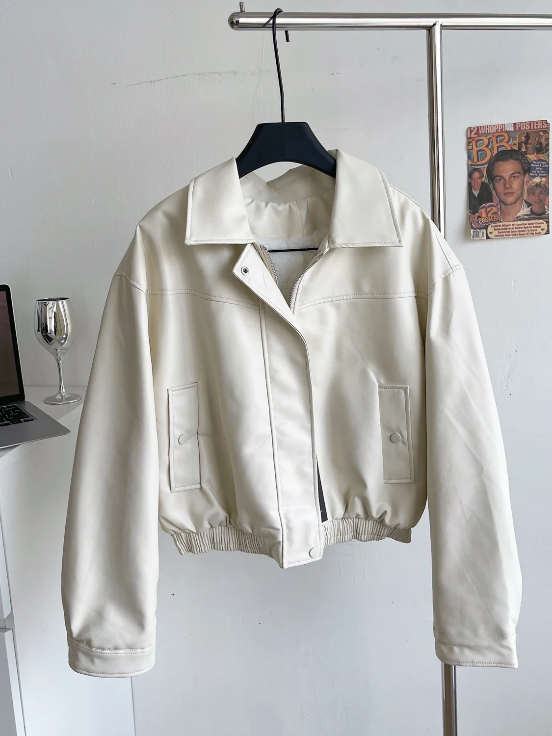 เสื้อโค้ทผู้หญิงแฟชั่น หนัง PU ทรงหลวม ปกพับได้ สไตล์ลำลอง สำหรับฤดูใบไม้ร่วงและฤดูหนาว