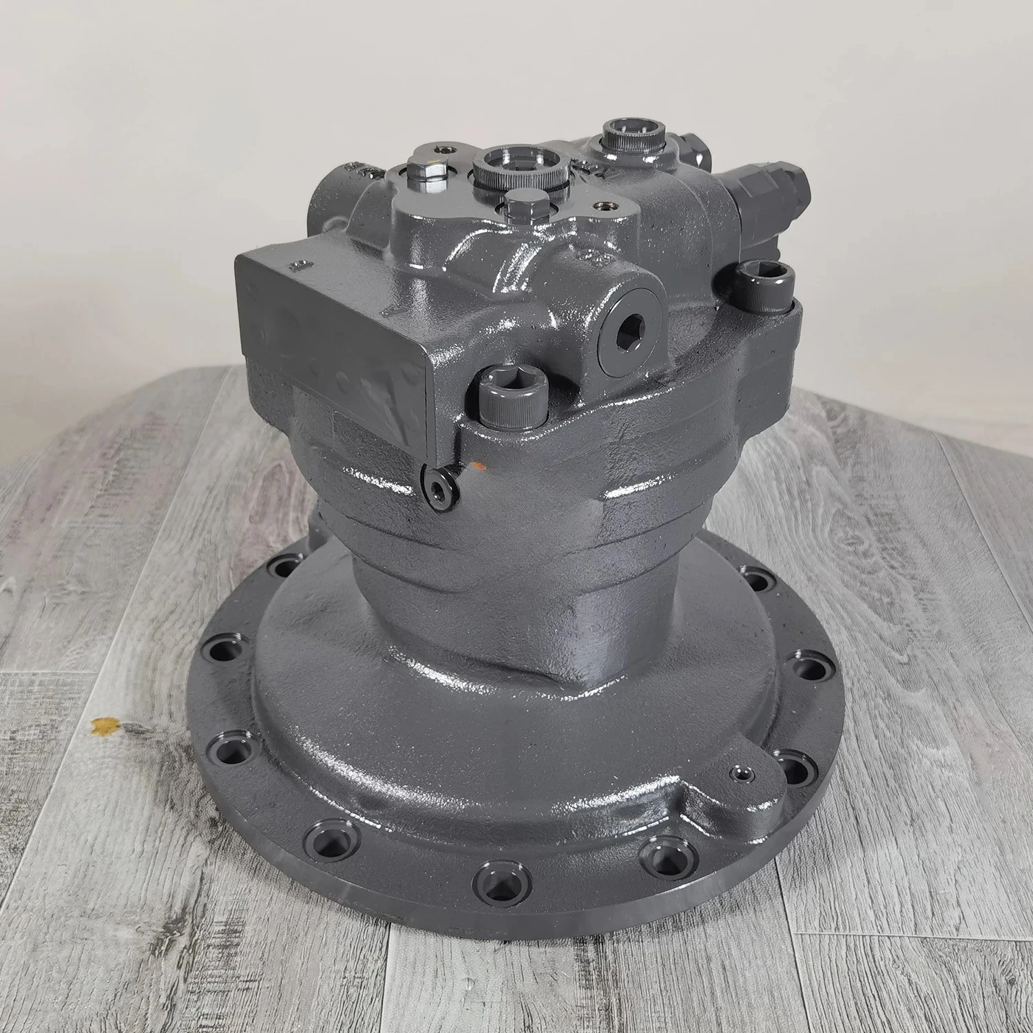 أجزاء حفارة عالية الجودة 401-00441C جهاز التأرجح DX300LC-9C DX300LC محرك التأرجح لدوسان