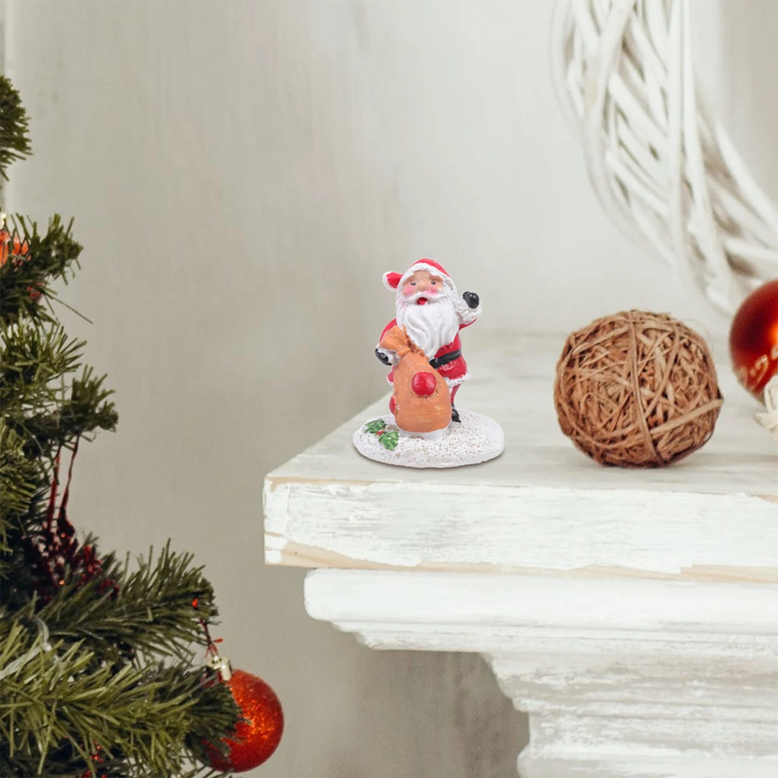 

4pcs Resin Santa Claus Miniatures Adorable Christmas Decor Desktop Figures Small Holiday Garden Yard Party Accessories Micro