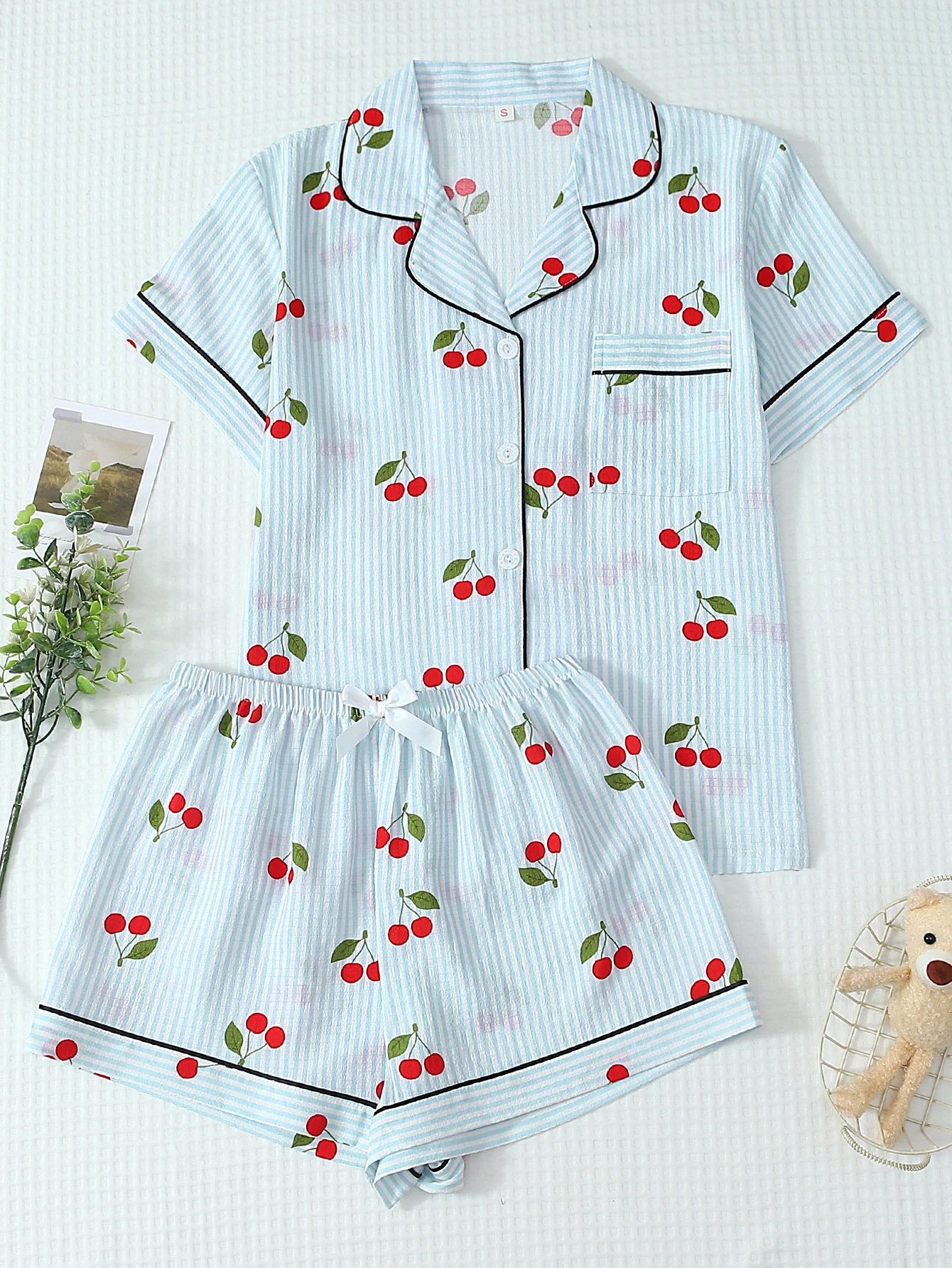 Two-Piece Comfortable Striped Heart-Pattern Lapel Button-Down Short-Sleeve Top with Pockets and Bow-Knot Shorts Spring/Summer Women's Pajamas Loungewear Set Suitable for Home Use