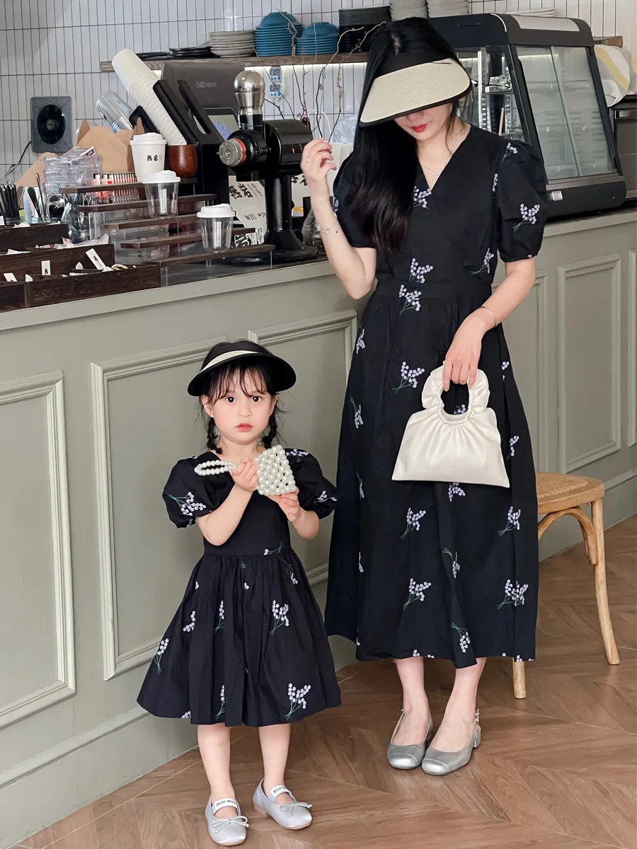 Family Matching Clothes Summer Dress Mother Daughter Solid Short Sleeve Cotton Dress Women Dress Girl Embroidered Flowers Dress