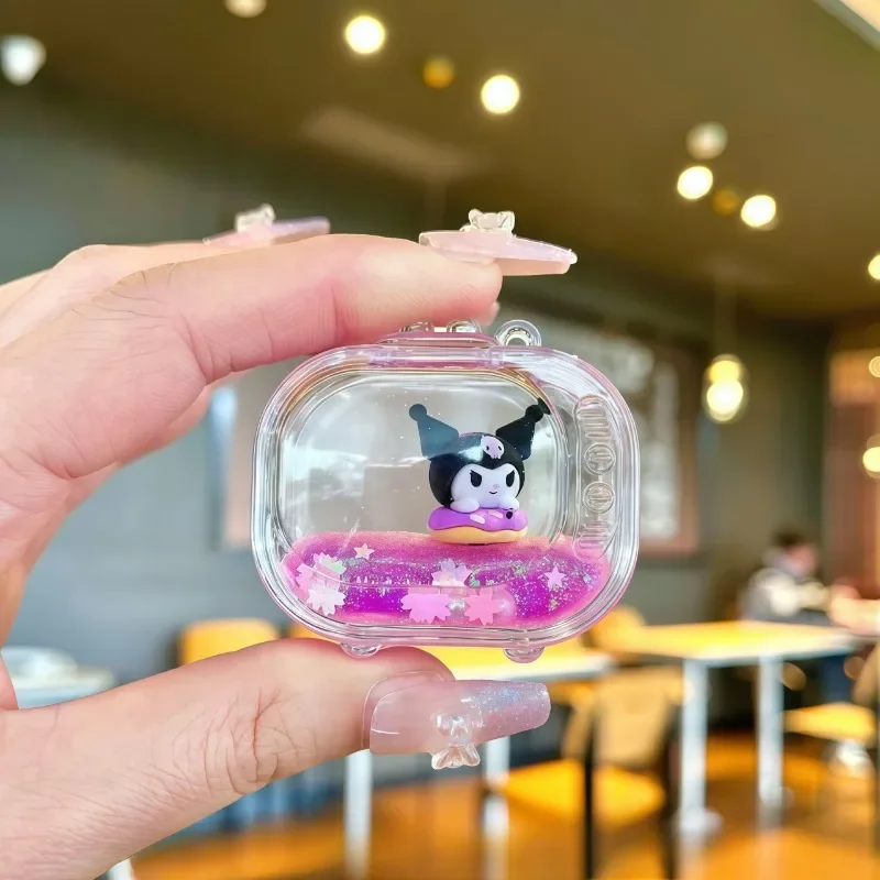 Sanrio Kawaii caja ciega púrpura Kulomi TV muñeca acrílico botella a la deriva Mini adornos de arena movediza llavero bolsa colgante al por mayor