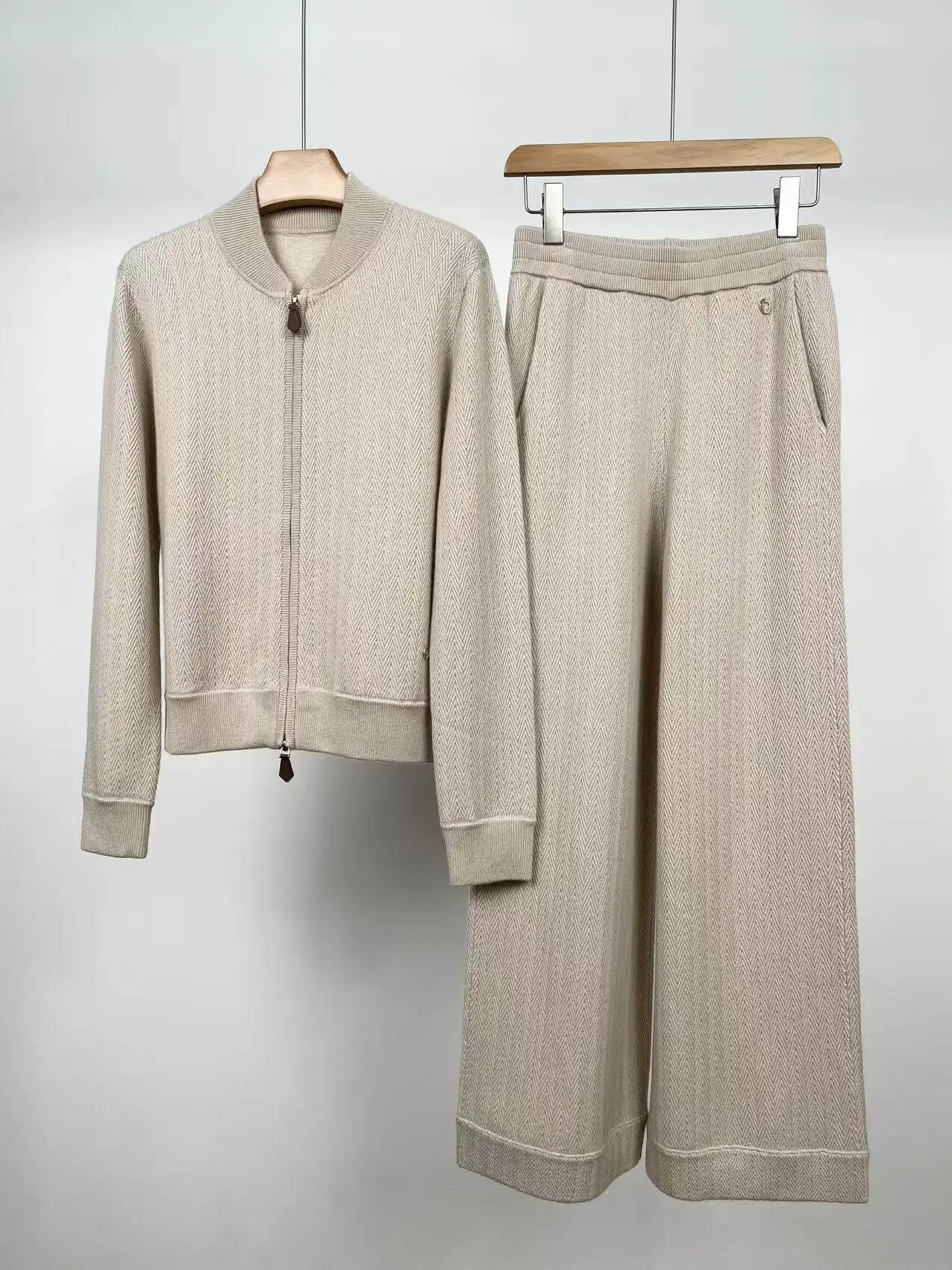 2026Women’s Autumn/Winter Cashmere Knit Set: Zip-Up Jacket and Wide-Leg Trousers