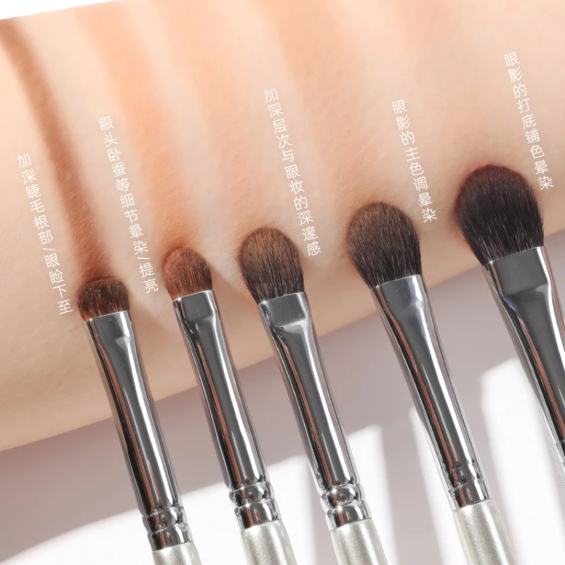 GUOXIAONIU 1PC Nose Contour Brush Flat Nose Contour Brush Angled Contour Makeup Brush Eye Shadow Smudge Makeup Brushes