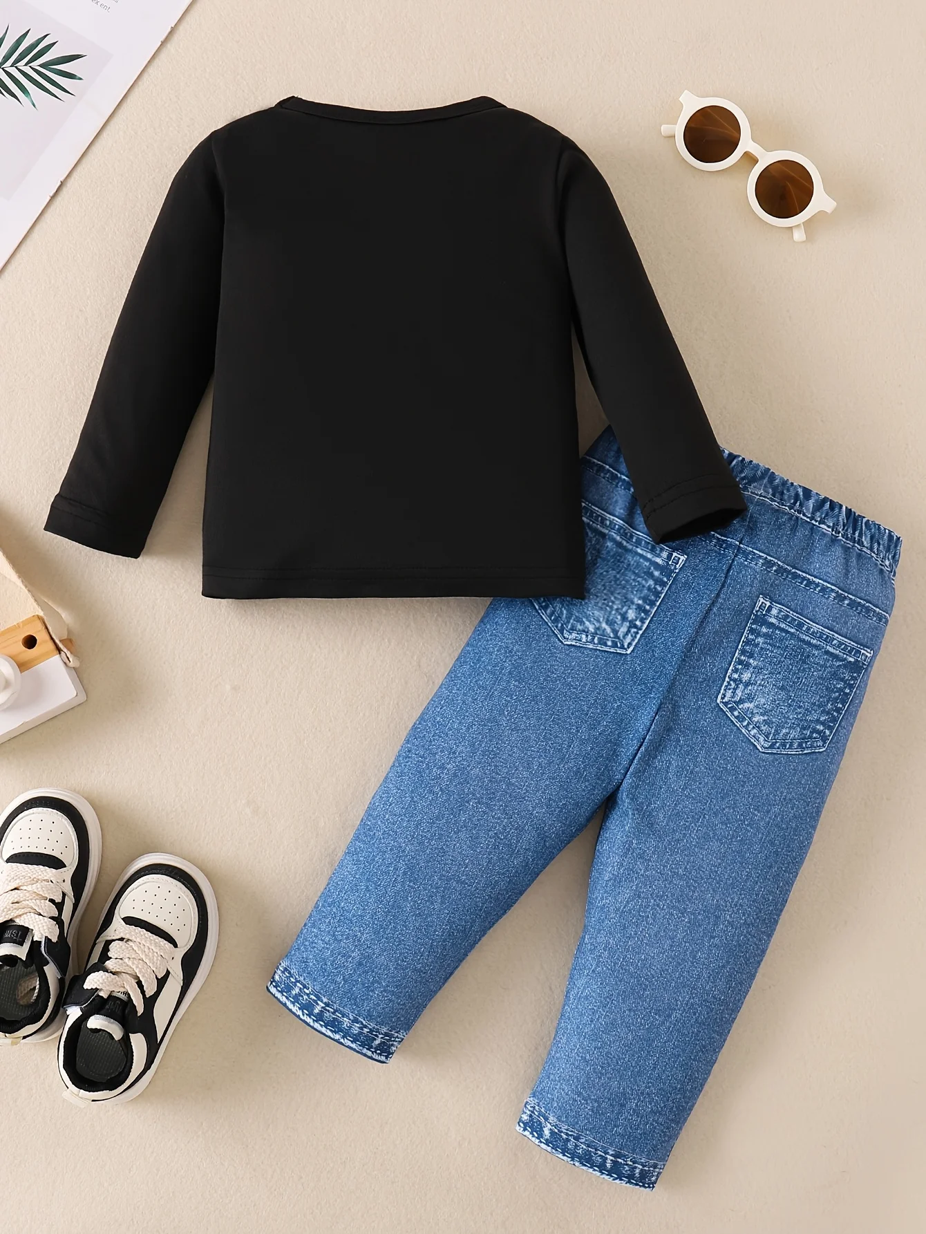 Minimalist Black Long-Sleeve Top & Washed Denim Pants - Kids Daily Casual Versatile 2-Piece Set