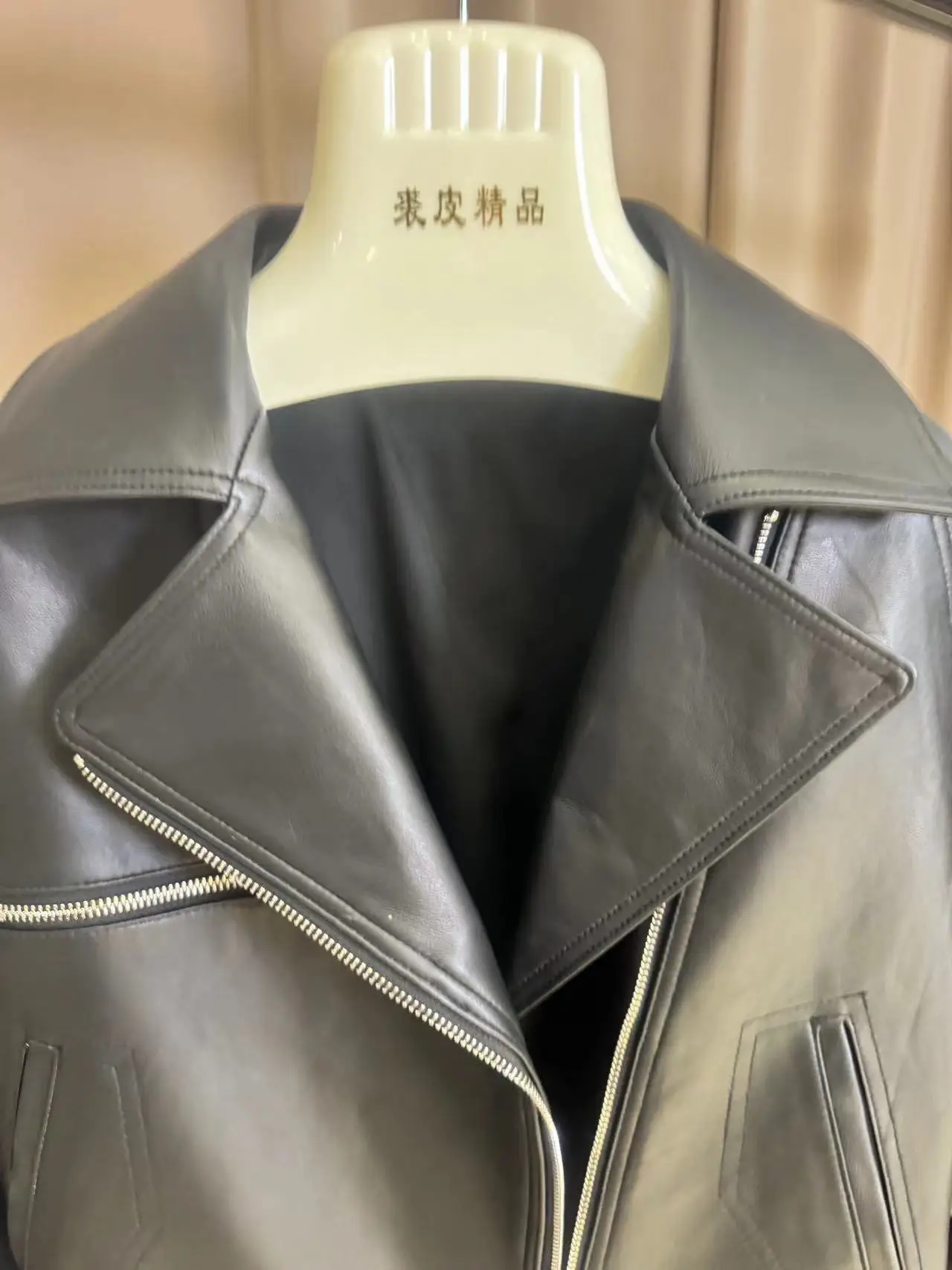 2024 autumn and winter outerwear luxury women real and natural short black turn-down collar coat