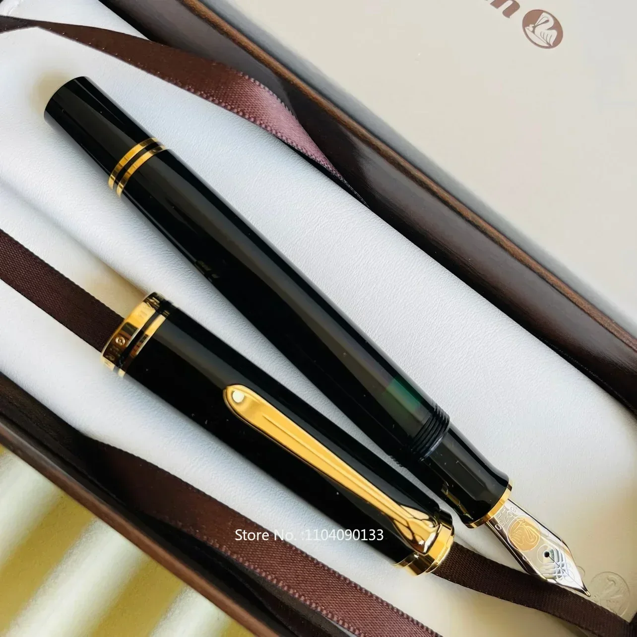

Горячая новинка: Оригинальная немецкая перьевая ручка Pelikan M800/M805 с поршневым механизмом, золотым пером 18K, черно-зеленой и синей полосками, серия Emperor