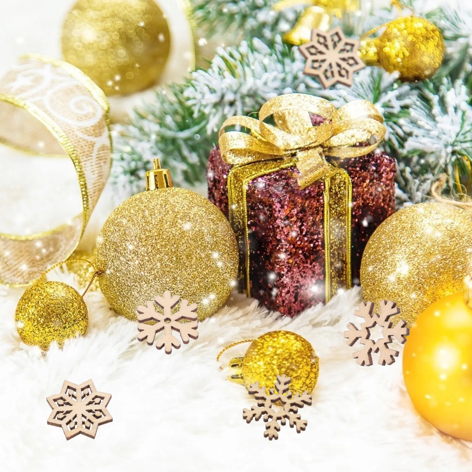 

100Pcs Wooden Snowflake Cutouts Smooth Texture Christmas Wood Slice Decorations DIY Craft Embellishments Party Decoration