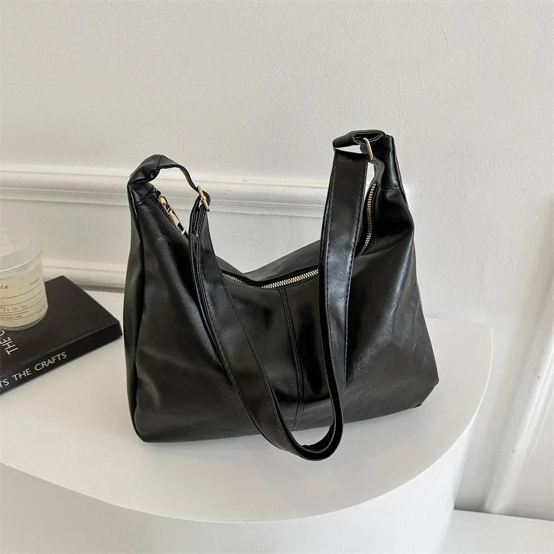 Niche Design Retro Crossbody Bag Women's New Korean Version Tote Shoulder Bag Fashion and Versatile Large-capacity Shoulder Bag