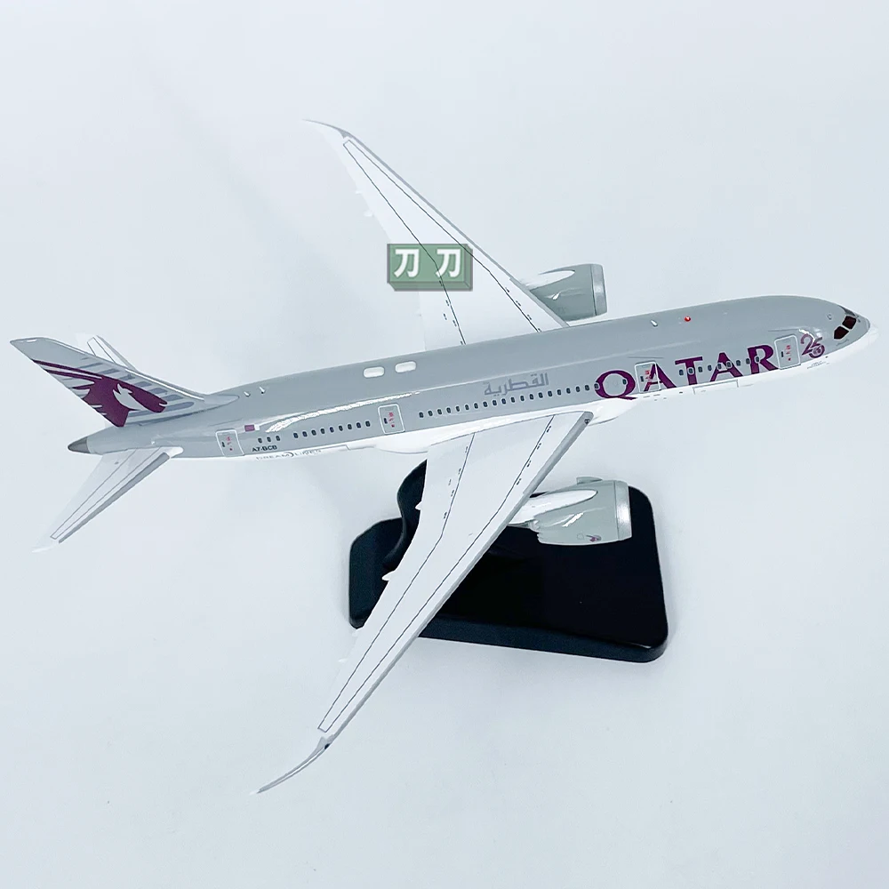 Diecast 1/400 Scale Unique Novelty Airplane Qatar Airways Boeing B787-8 A7-BCB Airbus Alloy Aircraft Model Collection Display