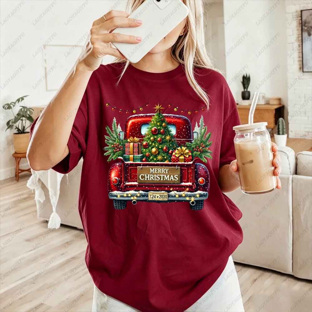 Red Vintage Pickup Truck Christmas String Lights Graphic Women Casual Short Sleeve T-Shirt Retro Xmas Farmhouse Holiday Top
