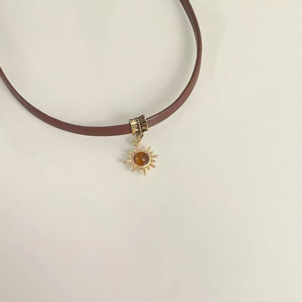 خمر حجر الشمس قلادة القلائد البني بولي Leather الجلود المختنق قلادة للنساء الفتيات العصرية الخريف الشتاء هدايا مجوهرات الأزياء