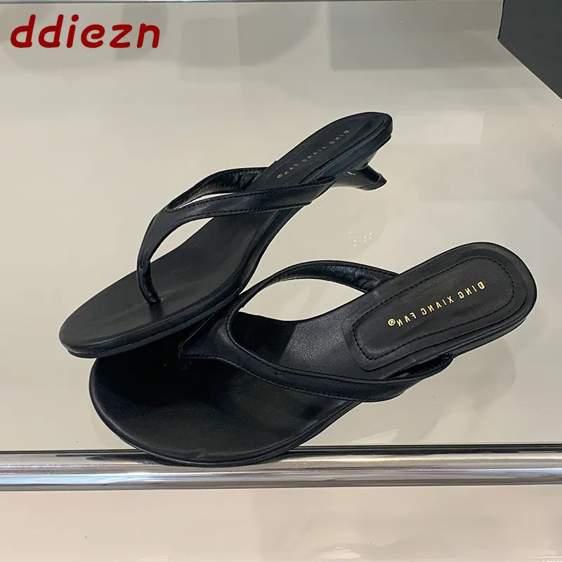 

Female Low Heel Flip flops Slides Slippers Shoes For Women Luxury Fashion Round Toe Ladies Heeled Slippers Sandals Shoes Pumps