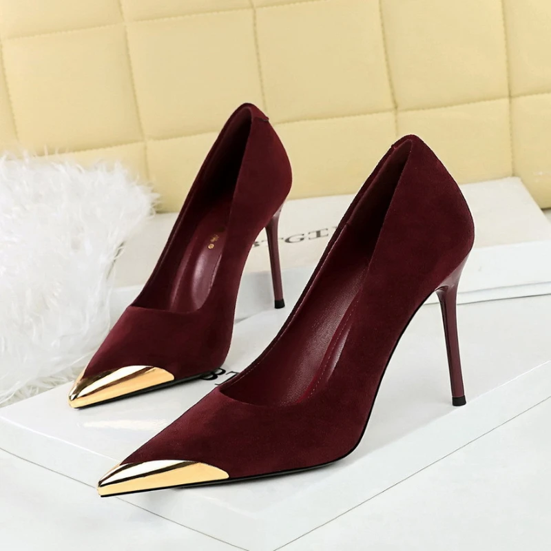 3739-32 Red