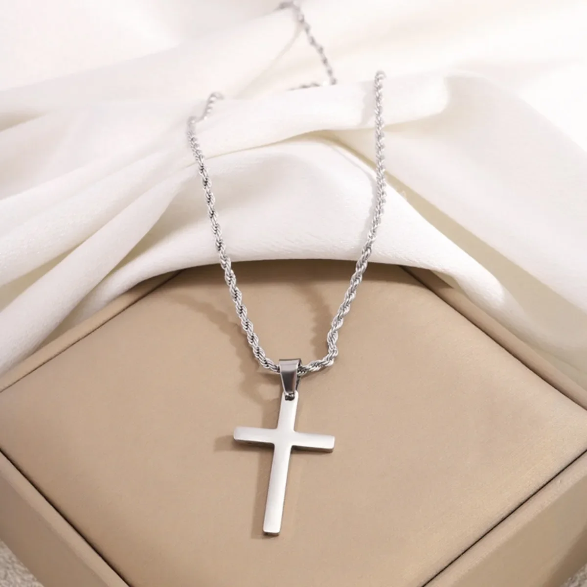 New Stainless Steel Cross Pendant Necklace for Men Women Minimalist Gold Color Jewelry Male Female Necklaces Chokers Gifts 2024