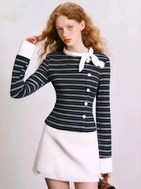 

Футболка ZhuoZhi Spring 2026 с высоким воротником, в полоску, с пэчворком, на пуговицах, с бантом, французский стиль, длинный рукав, приталенный крой