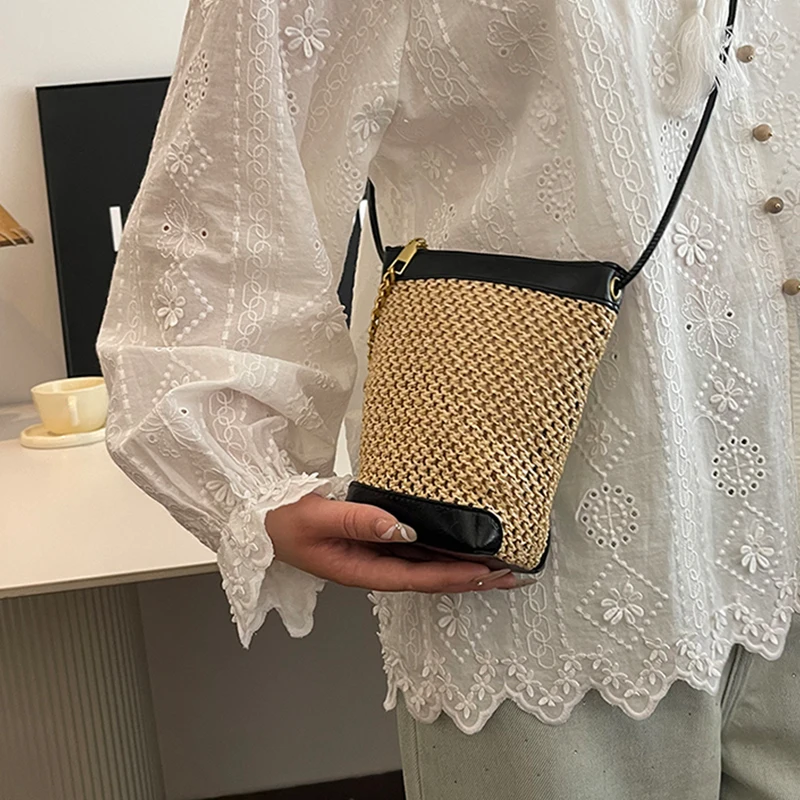 Straw Knitted Purses and Handbags Women Beige Shoulder Bags Summer Holiday Raffia Woven Side Bag Ladies Crossbody Beach Bags