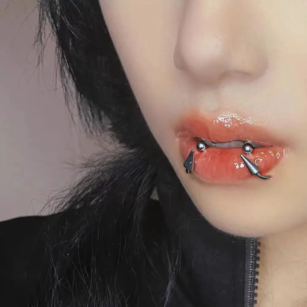 2Pcs Stainless Steel Piercing Lip Ring Lip Studs Fashion Gothic Nose Piercing Ring Belly Button Ring Lip Piercing Body Jewelry