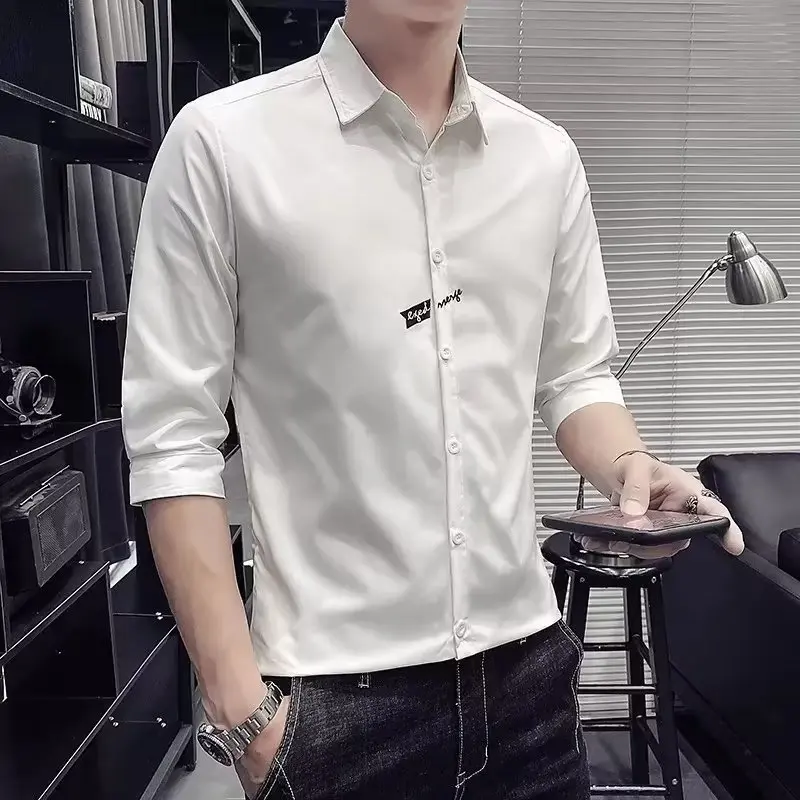 

Летняя белая рубашка с коротким рукавом, мужская повседневная универсальная рубашка с коротким рукавом, молодежная модная рубашка с рукавом три четверти на пуговицах