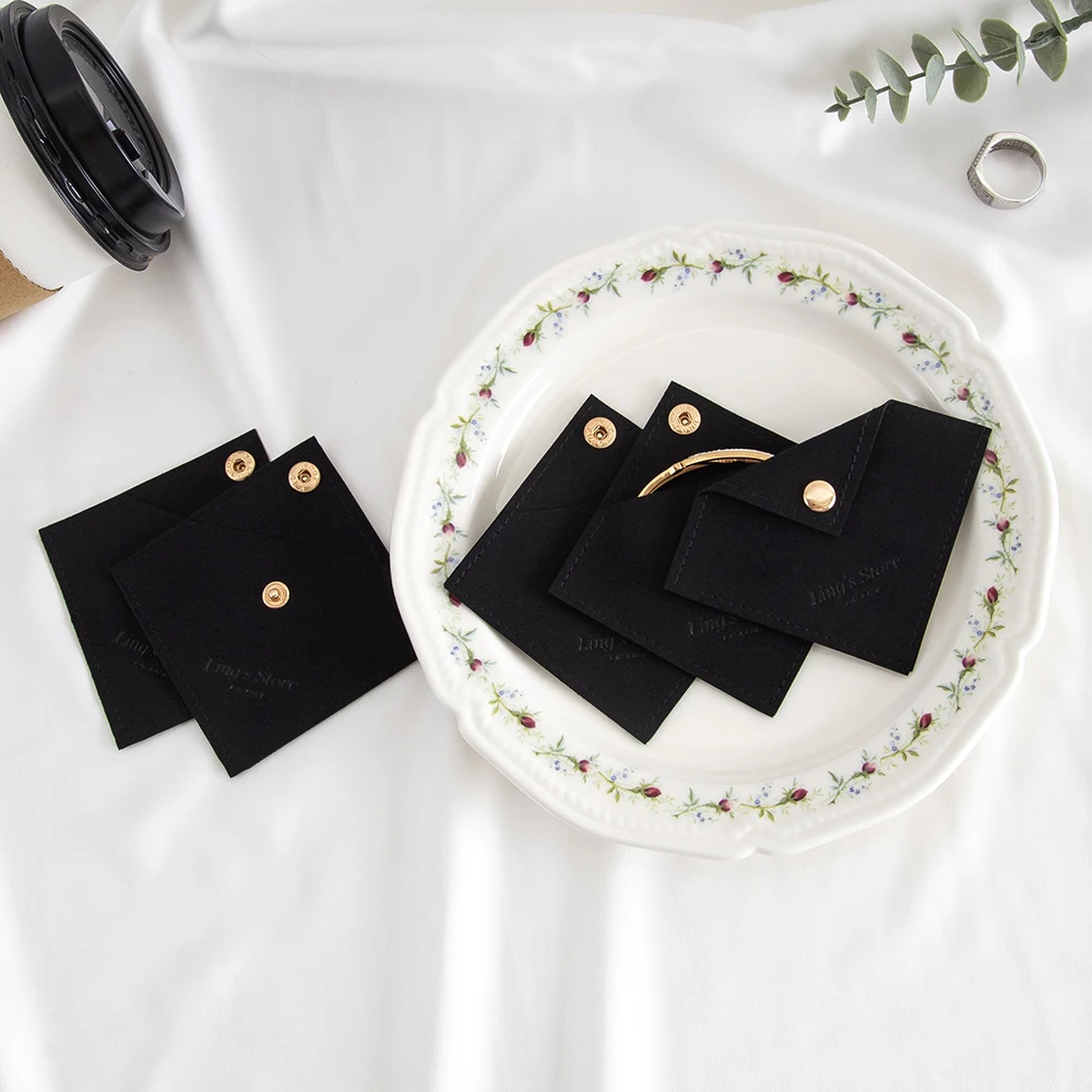 

50Pcs Elegant Custom Logo Black Triangle Jewelry Diamond Shape Pouch Microfiber Envelope Snap Bag Crystal Bracelet Earrings Sack