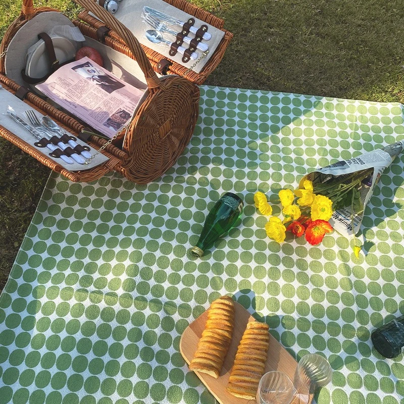 Polka dot picnic mat, moisture-proof mat, thickened outdoor camping tent floor mat
