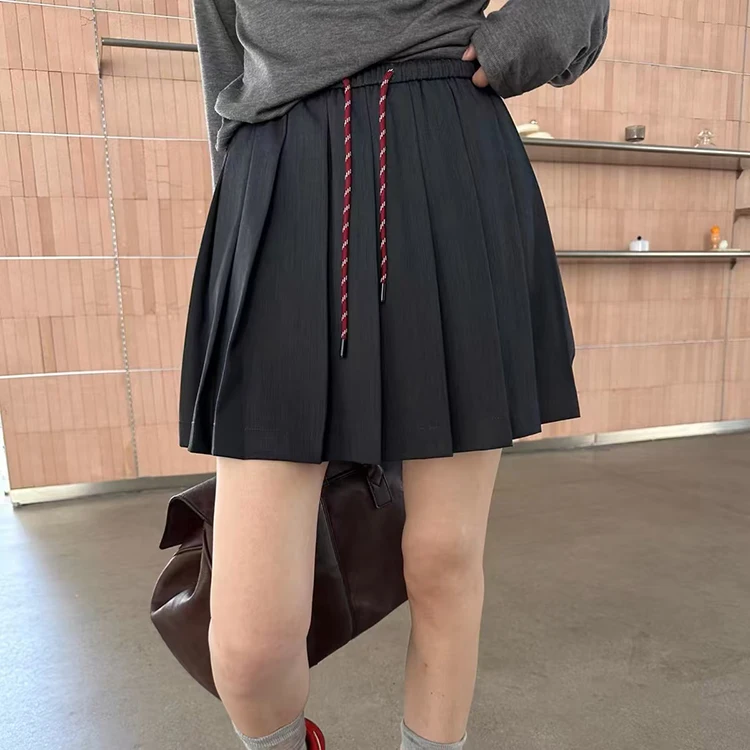 Casual versatile pleated skirt for women, 2024 autumn new item, elastic waist, anti glare casual A-line skirt, short skirt