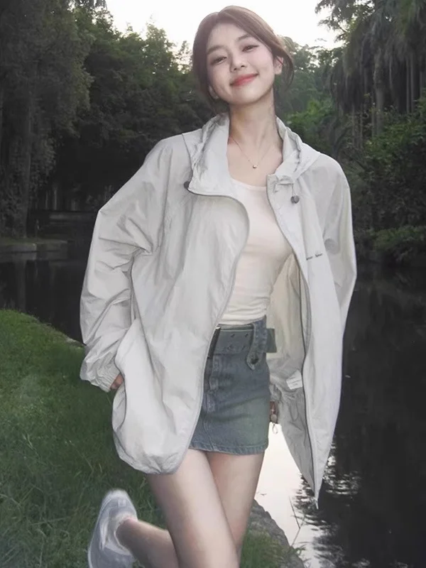 Korean Style Women's Summer Loose Lightweight Outdoor UV Protection Clothing Fashionable Sunscreen Coat Thin Model for Travel