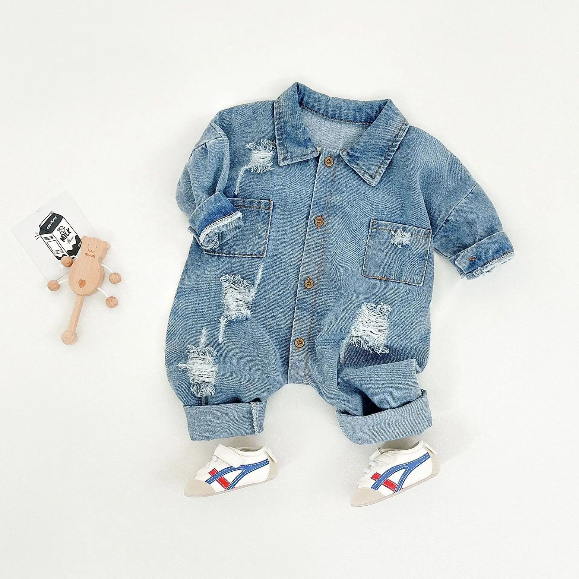 

Baby spring and autumn fashion denim jumpsuit, long-sleeved, ripped trend, crawling suit, and outdoor wear