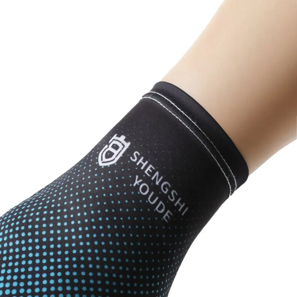 

1Pc Elastic Billiards Glove Breathable Wear-resistant Billiard Training Glove Non Slip Snooker Billiard Glove