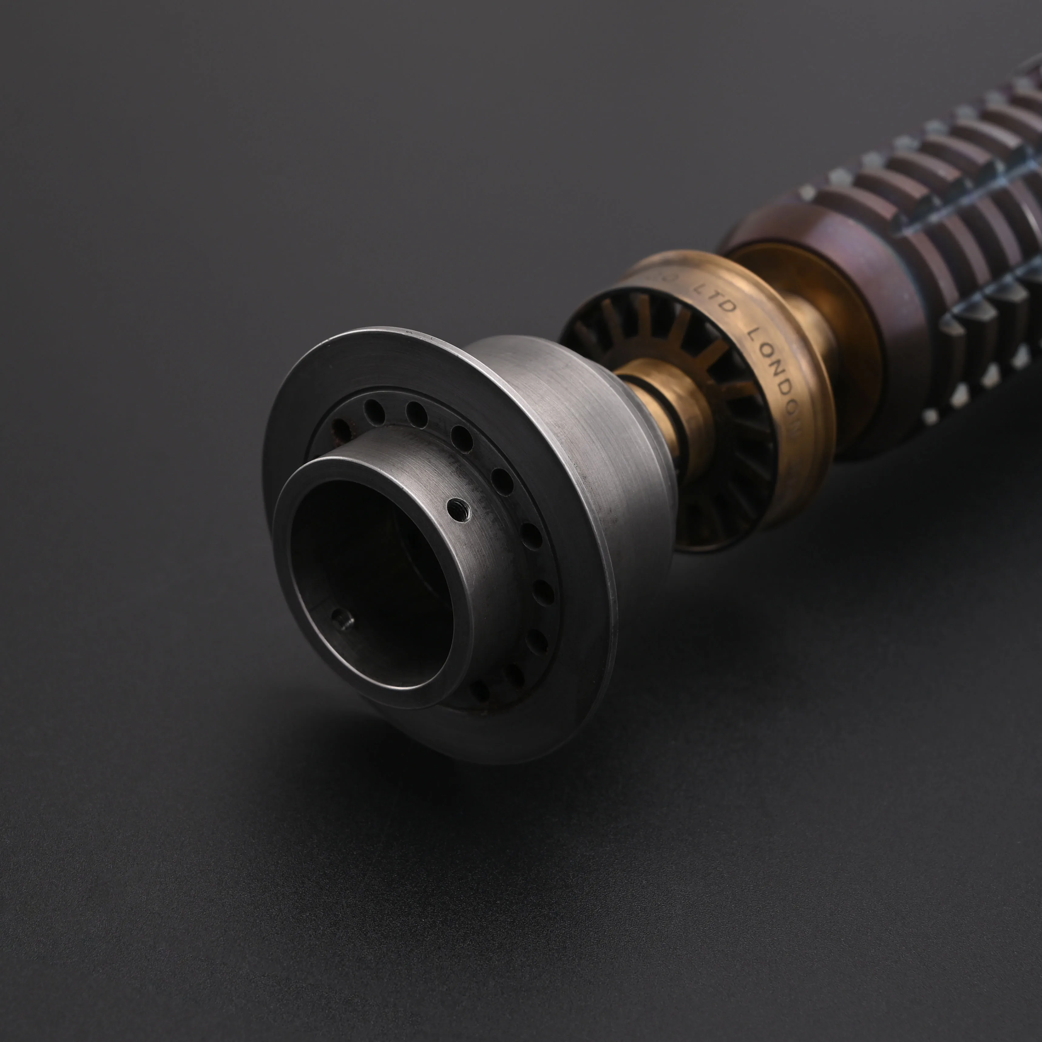 TXQSABER Smooth Swing Lichtschwert, Metallgriff, schweres Duell, 12 Farben wechselnder Blaster, Cosplay, Bluetooth, Laserschwert, Kinderspielzeug