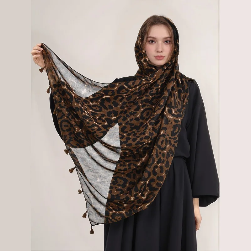 2024 Leopard Print Shawl Hijabs Tassel Cotton Viscose Scarf Headwrap Woman Muslim Hijab Travel Headband Turban Hijabs Shawls