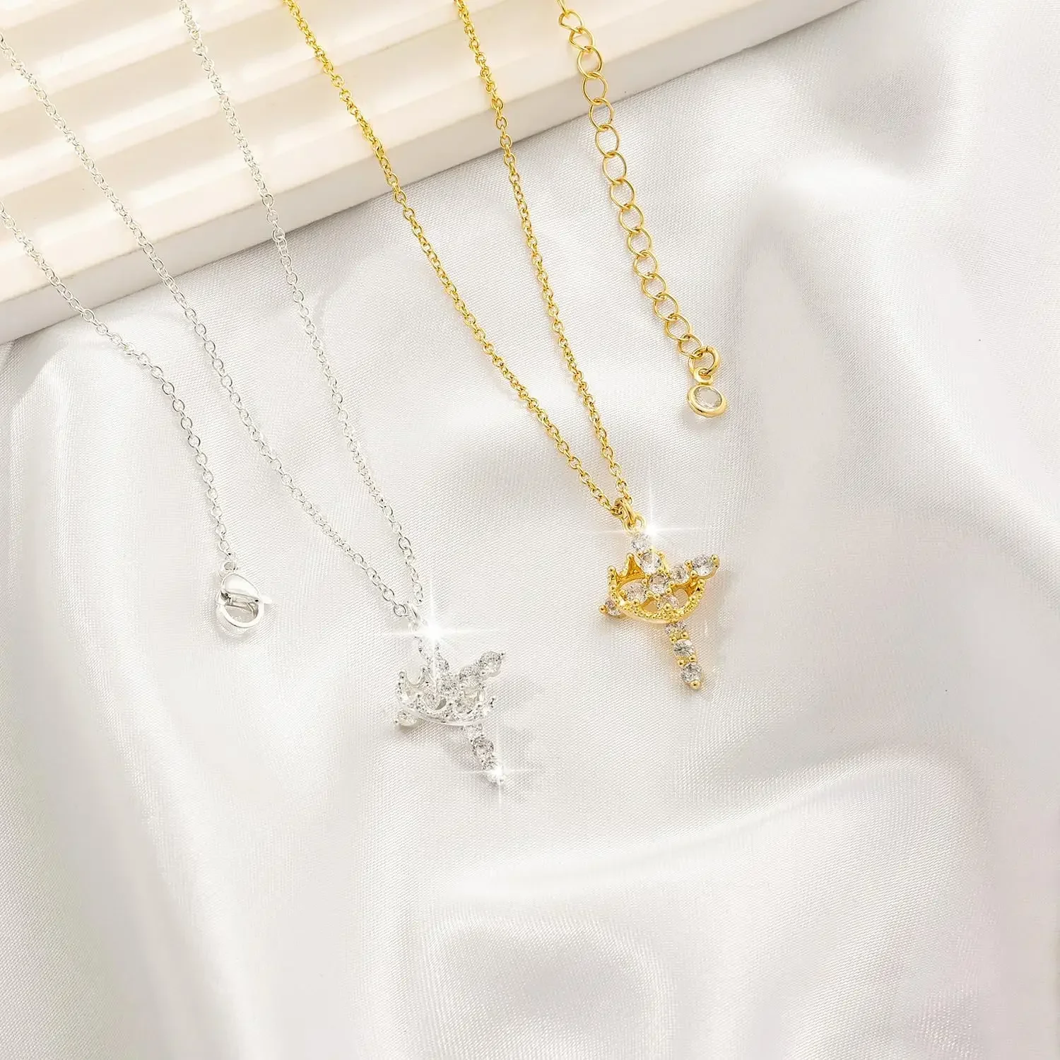 Simple Gold Diamond Cross Necklace for Women Dainty 14k Gold Cubic Zirconia Cross Pendant Necklace Cute Tiny Gold Jewelry Gift