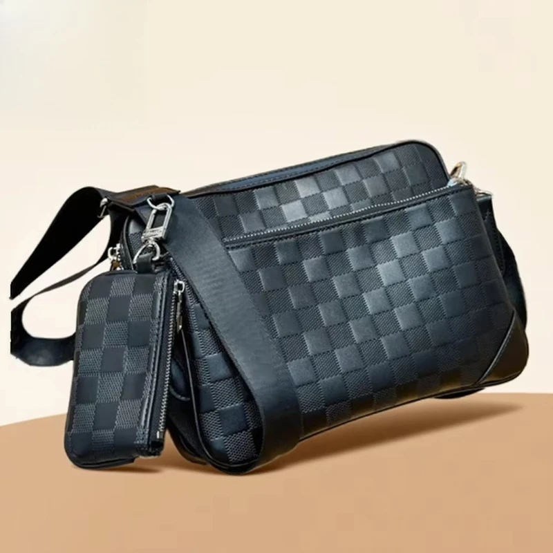 

High-end designer men's messenger bag, messenger bag, high-quality retro change bag, zipper and sealing leather.