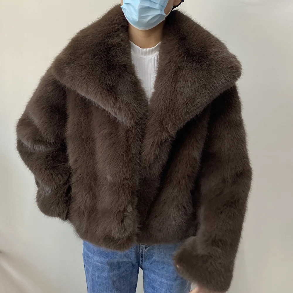 Women's Plus Size Winter Fur Coat Fox Large Lapel Loose Short Top Elegant Warmth for Cold Weather