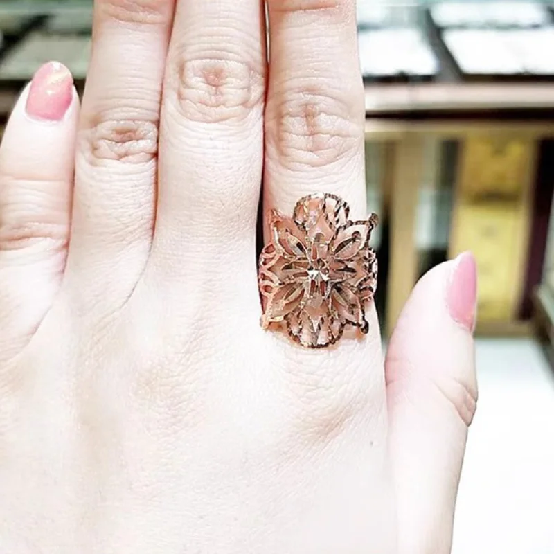 585 Purple Gold Plated 14K Rose Gold Hollow Flower Piece Shiny rings for women Adjustable Charm Elegant engagement ring Jewelry